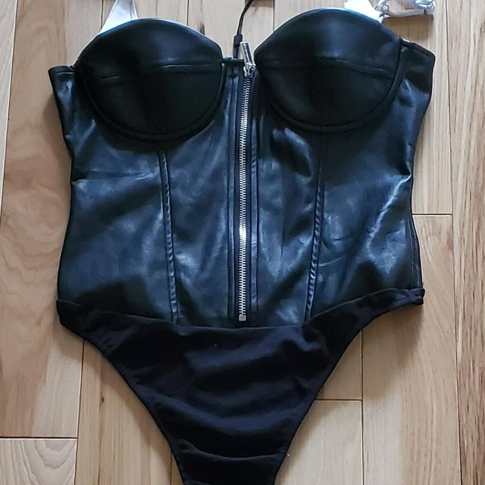MANIERE DE VOIR Black Vegan Leather Bodysuit US 10 NWT - Picture 2 of 12